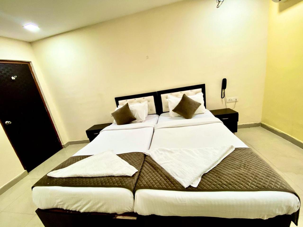 Hotel Sky Park シャムシャバード エクステリア 写真